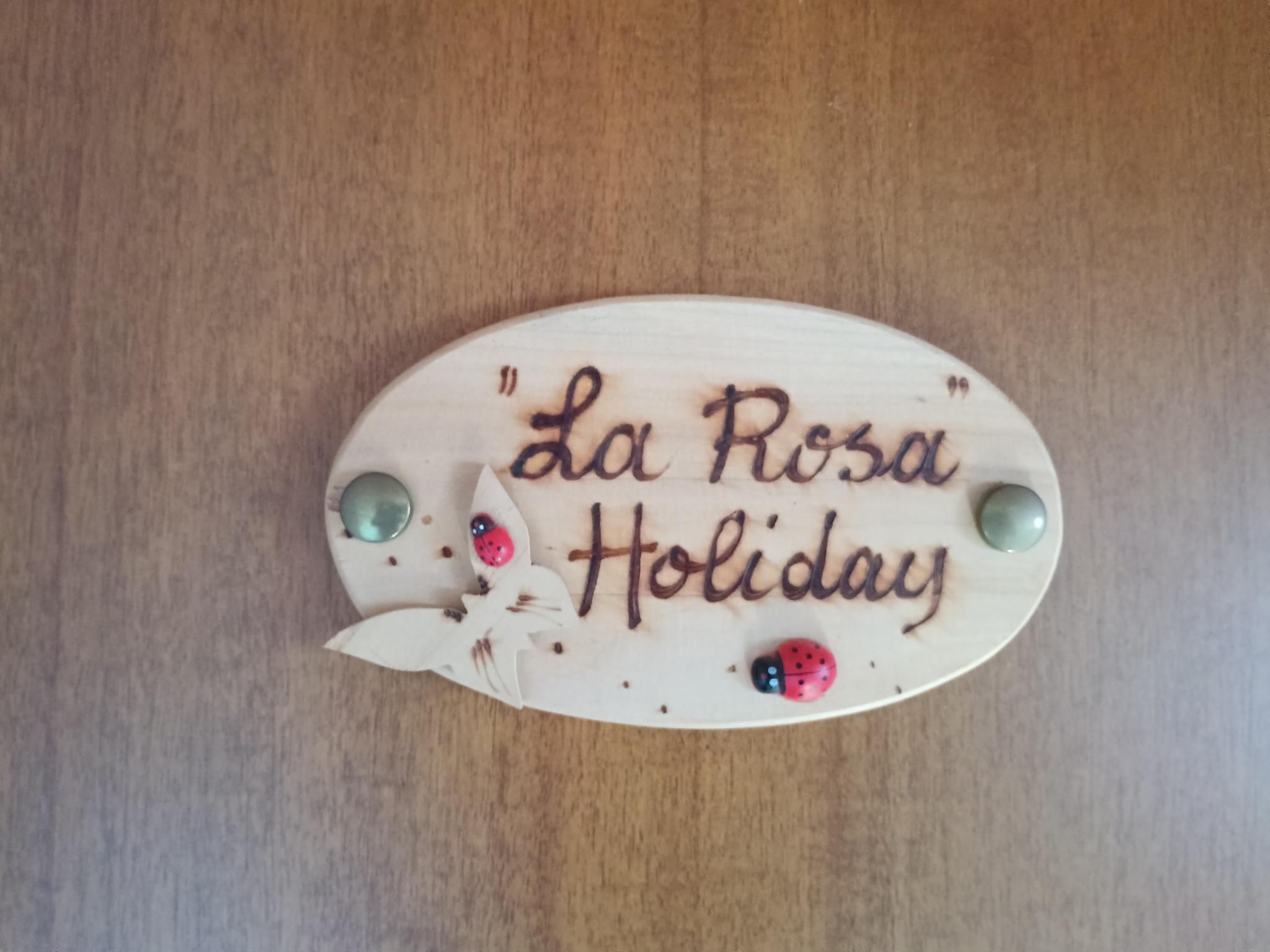 la Rosa Holiday